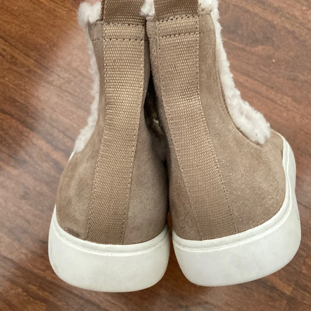 Lucky Brand Tan Suede Ankle Boots with White Fur Trim Sz 8.5